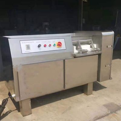 Industriële bevroren pluimveevleesblokjes snijmachine met een capaciteit van 400-500 kg per partij